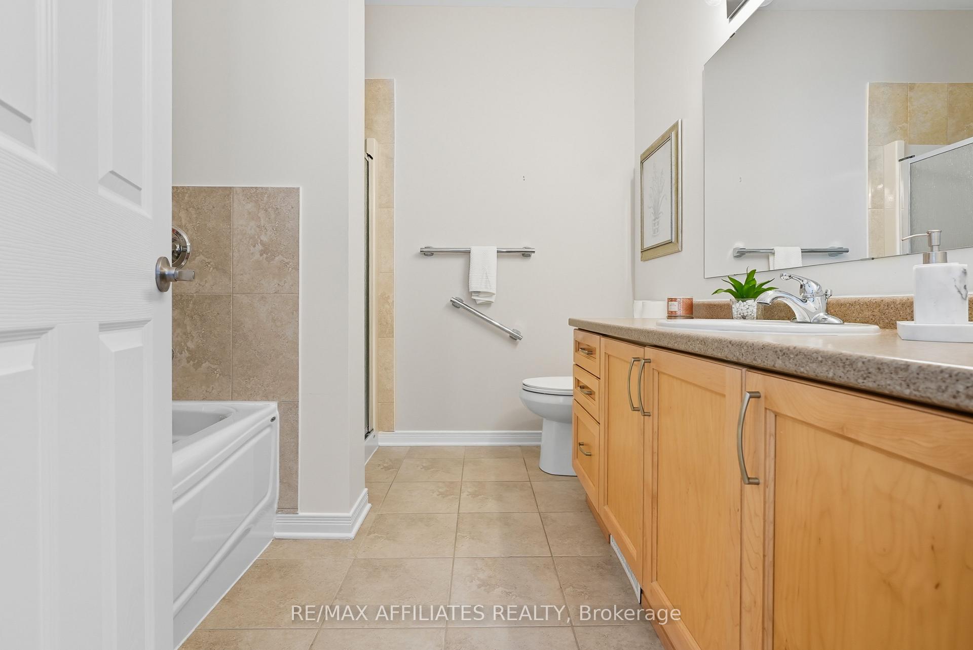 Photo 20 of 313 Bobolink Ridge N, Ottawa, Kanata - Emerald Meadows/Trailwest — HOMEH