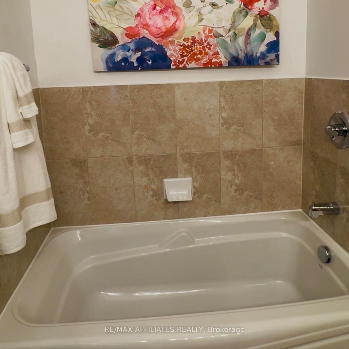 Photo 21 of 313 Bobolink Ridge N, Ottawa, Kanata - Emerald Meadows/Trailwest — HOMEH