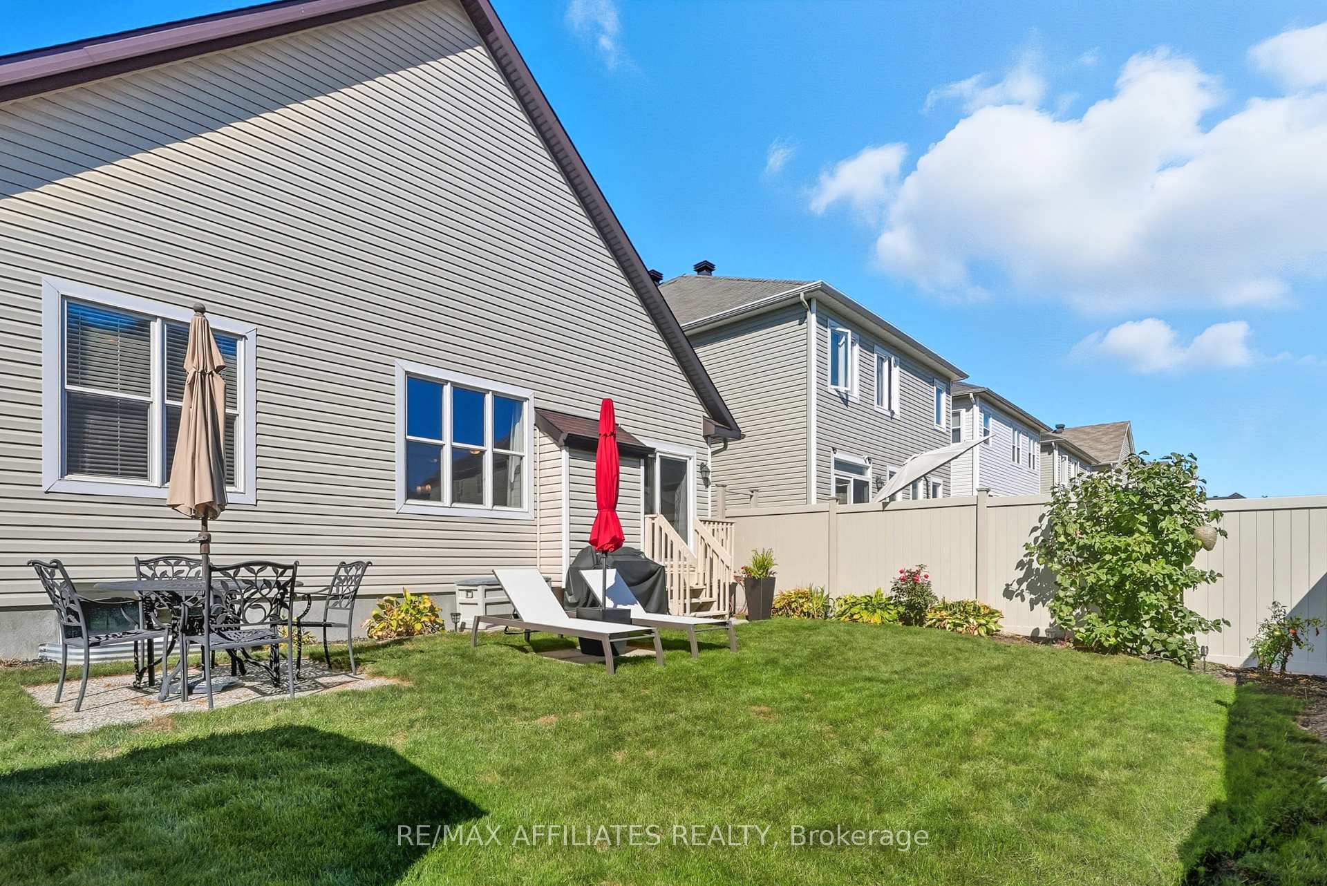 Photo 31 of 313 Bobolink Ridge N, Ottawa, Kanata - Emerald Meadows/Trailwest — HOMEH