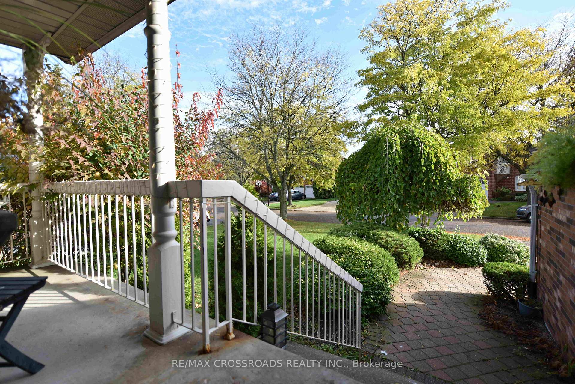 Photo 2 of 72 Millstone Court, Markham, Unionville — HOMEH