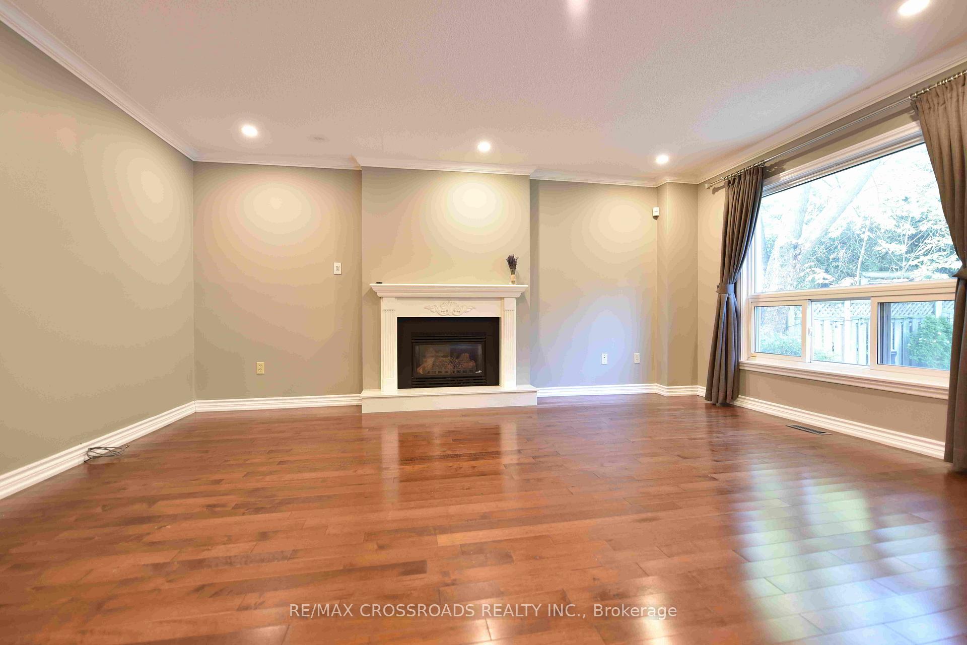 Photo 10 of 72 Millstone Court, Markham, Unionville — HOMEH