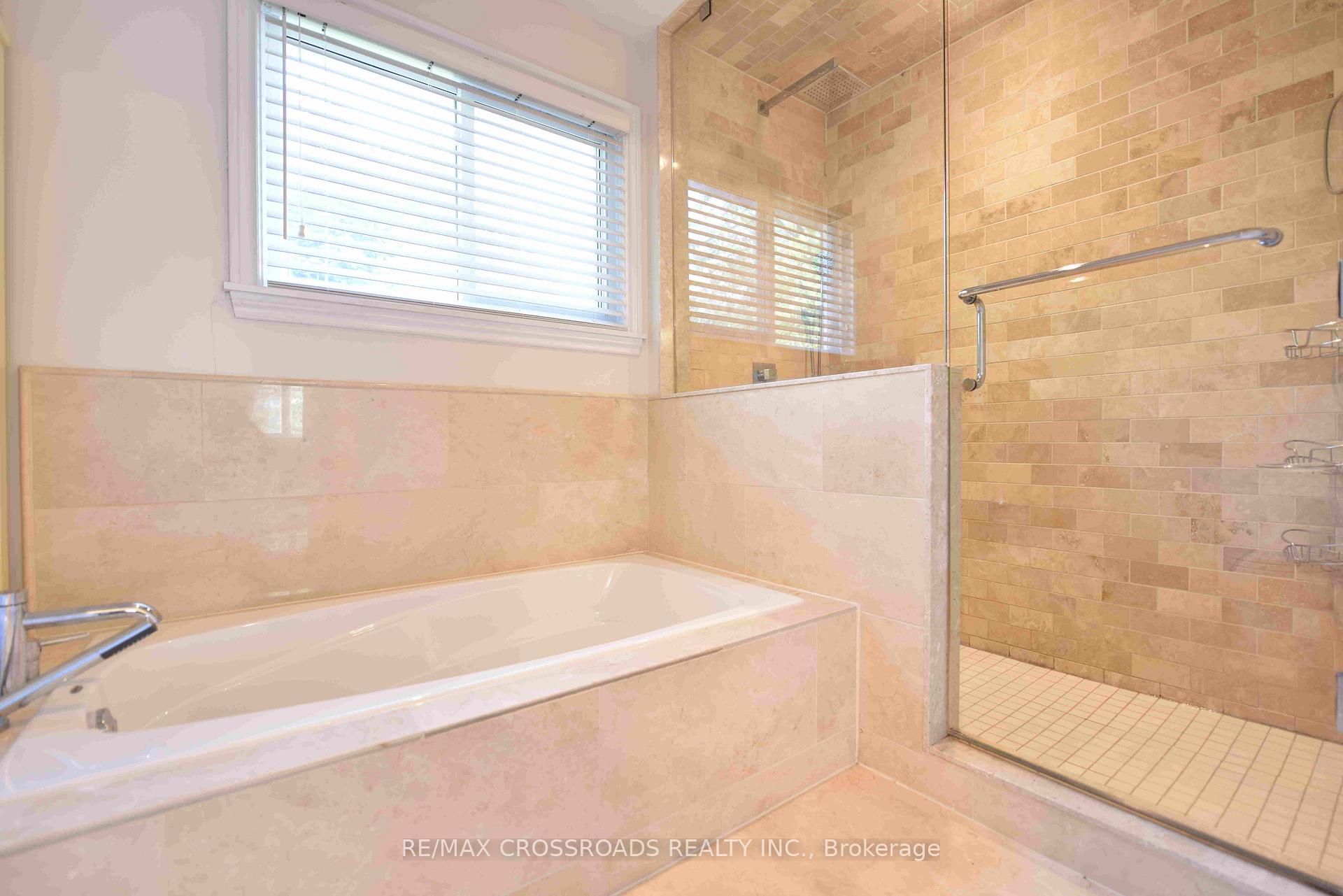 Photo 17 of 72 Millstone Court, Markham, Unionville — HOMEH