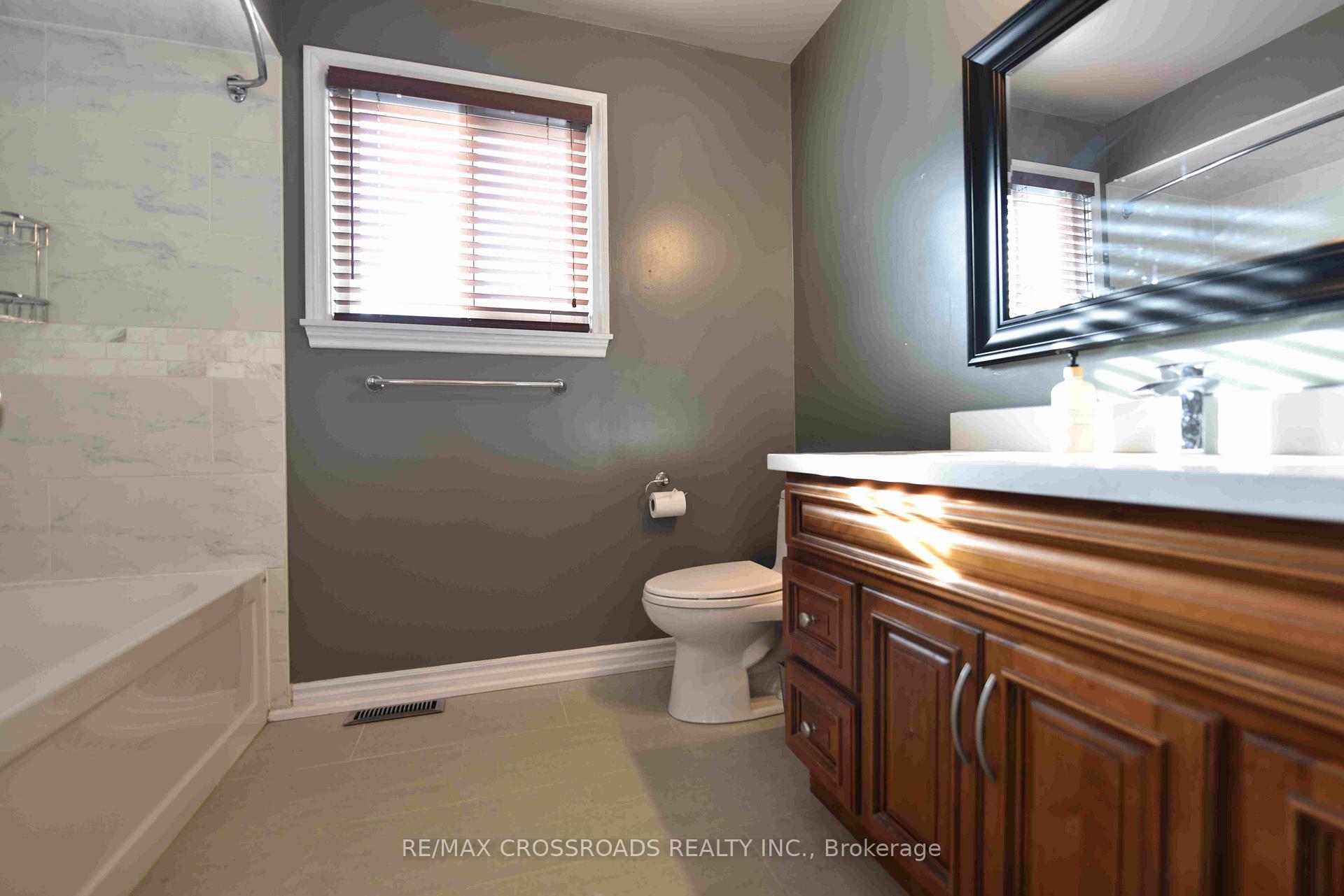 Photo 19 of 72 Millstone Court, Markham, Unionville — HOMEH