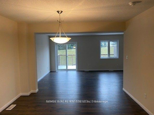 Photo 5 of 13 Eliza Avenue, Kitchener, Larentian West — HOMEH