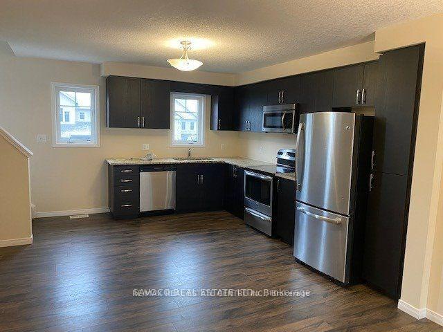 Photo 6 of 13 Eliza Avenue, Kitchener, Larentian West — HOMEH