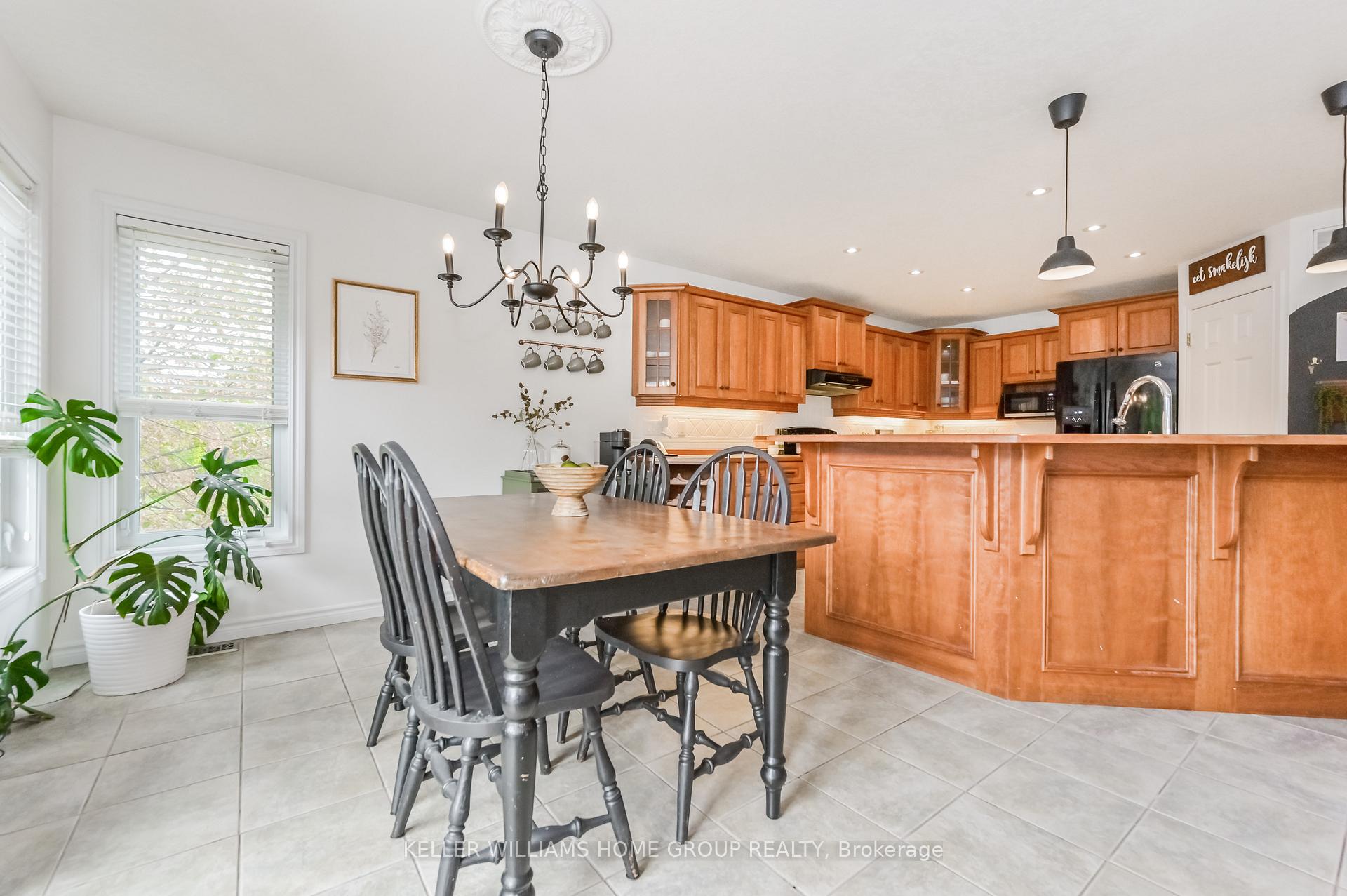 Photo 9 of 115 Andrews Drive W, Mapleton, Rural Mapleton — HOMEH