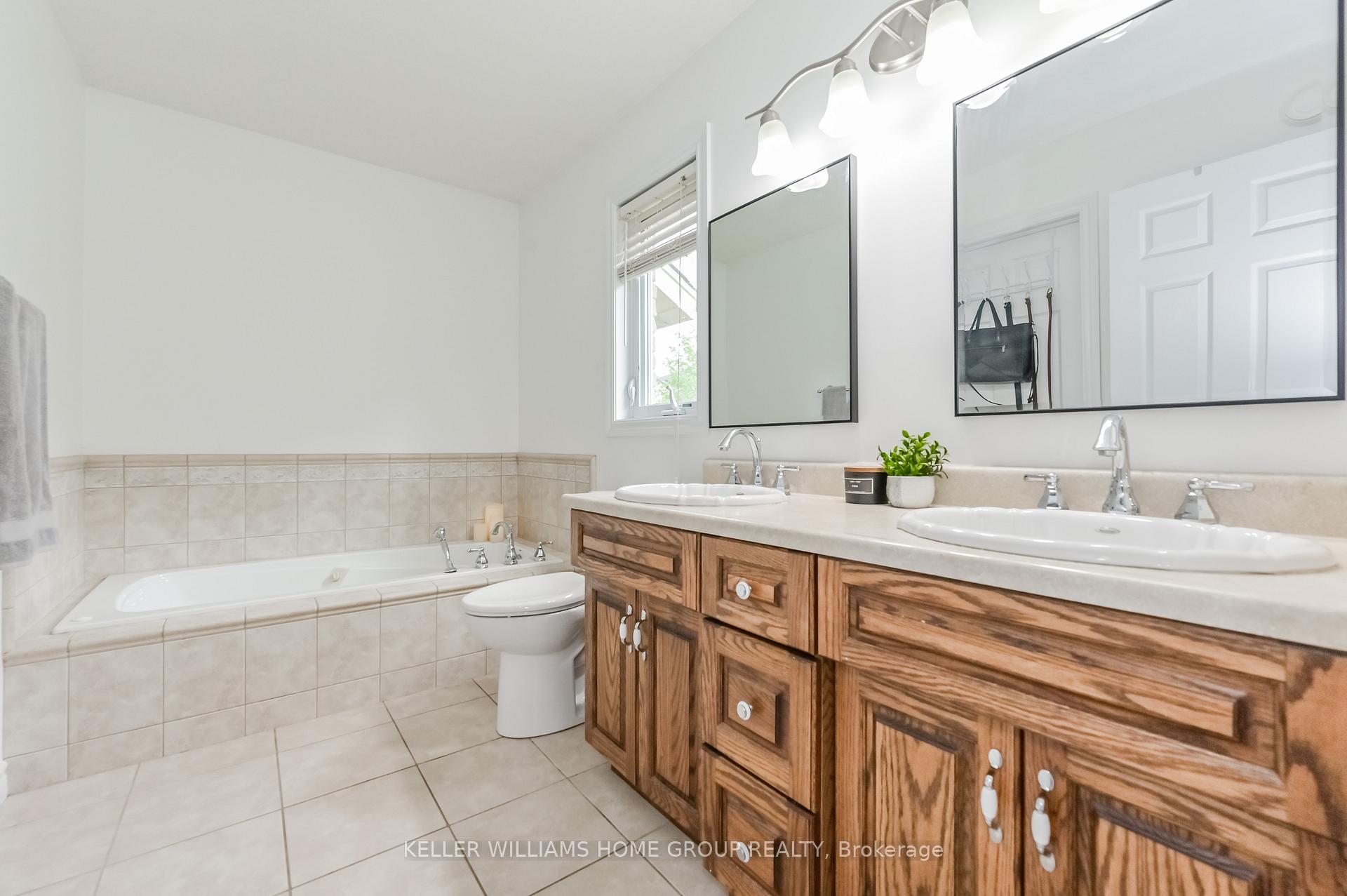 Photo 17 of 115 Andrews Drive W, Mapleton, Rural Mapleton — HOMEH