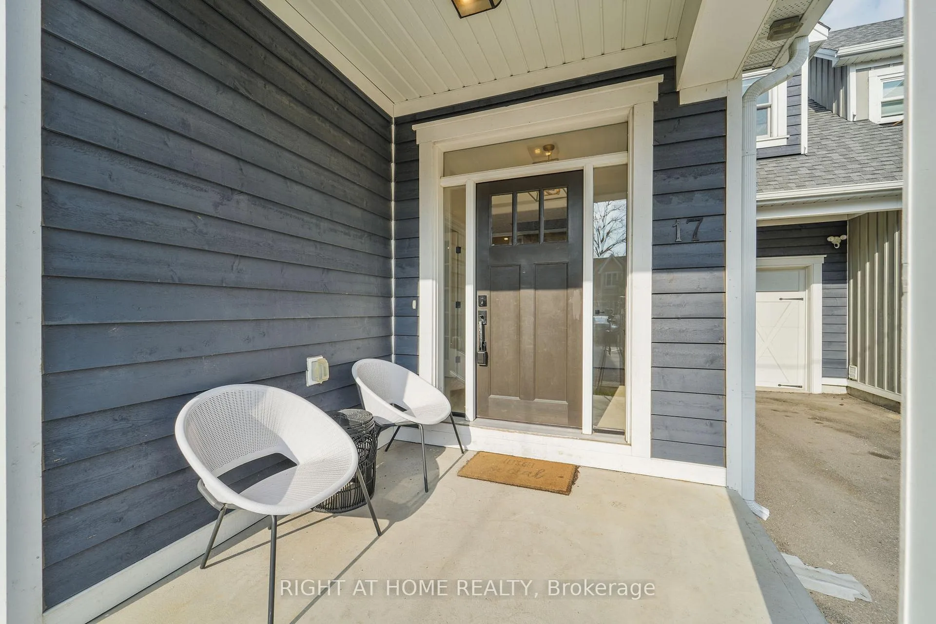 Photo 2 of 17 George Street, Markham, Old Markham Village — HOMEH