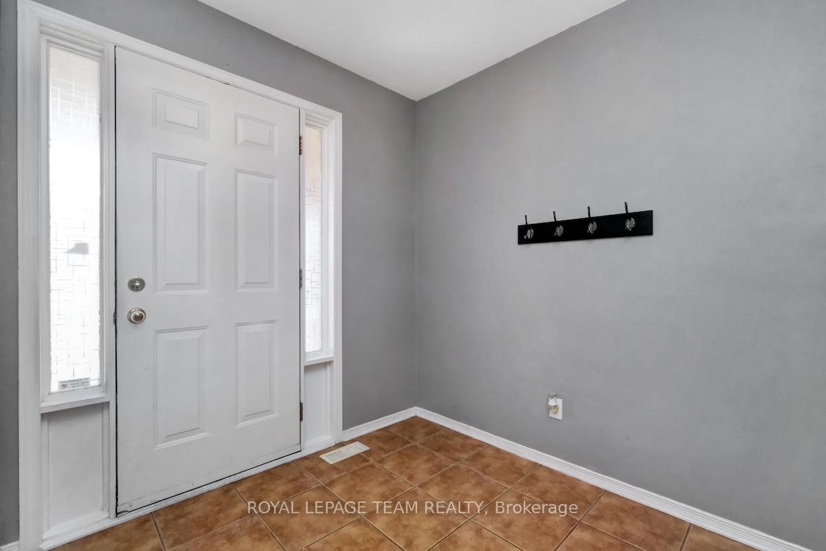 Photo 4 of 99 Macassa Circle, Ottawa, Kanata - Kanata Lakes/Heritage Hills — HOMEH