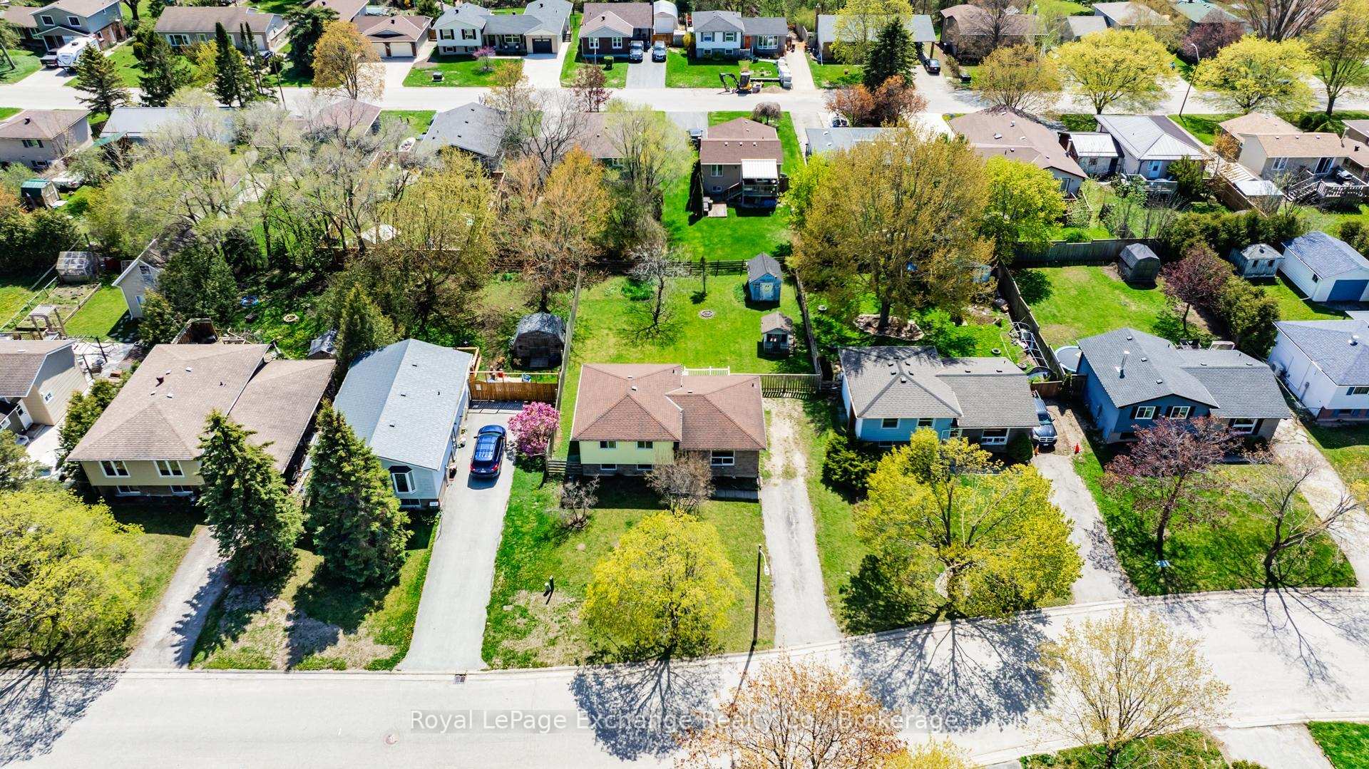 Photo 3 of 740 Johnston Crescent S, Kincardine — HOMEH