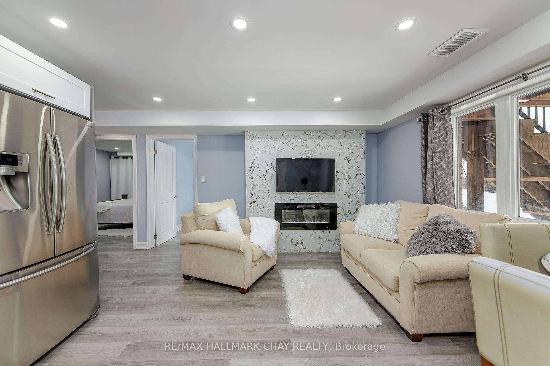 Photo 3 of Unit B2, 896 John Street, Innisfil, Churchill — HOMEH