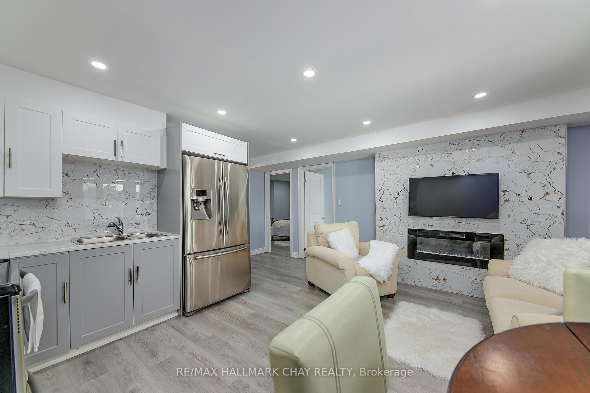 Photo 4 of Unit B2, 896 John Street, Innisfil, Churchill — HOMEH