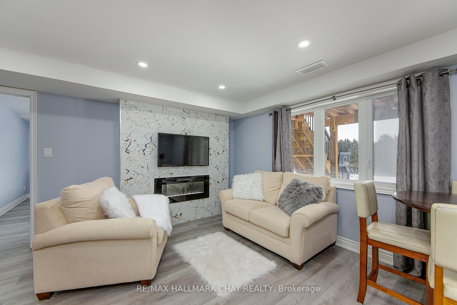 Photo 6 of Unit B2, 896 John Street, Innisfil, Churchill — HOMEH