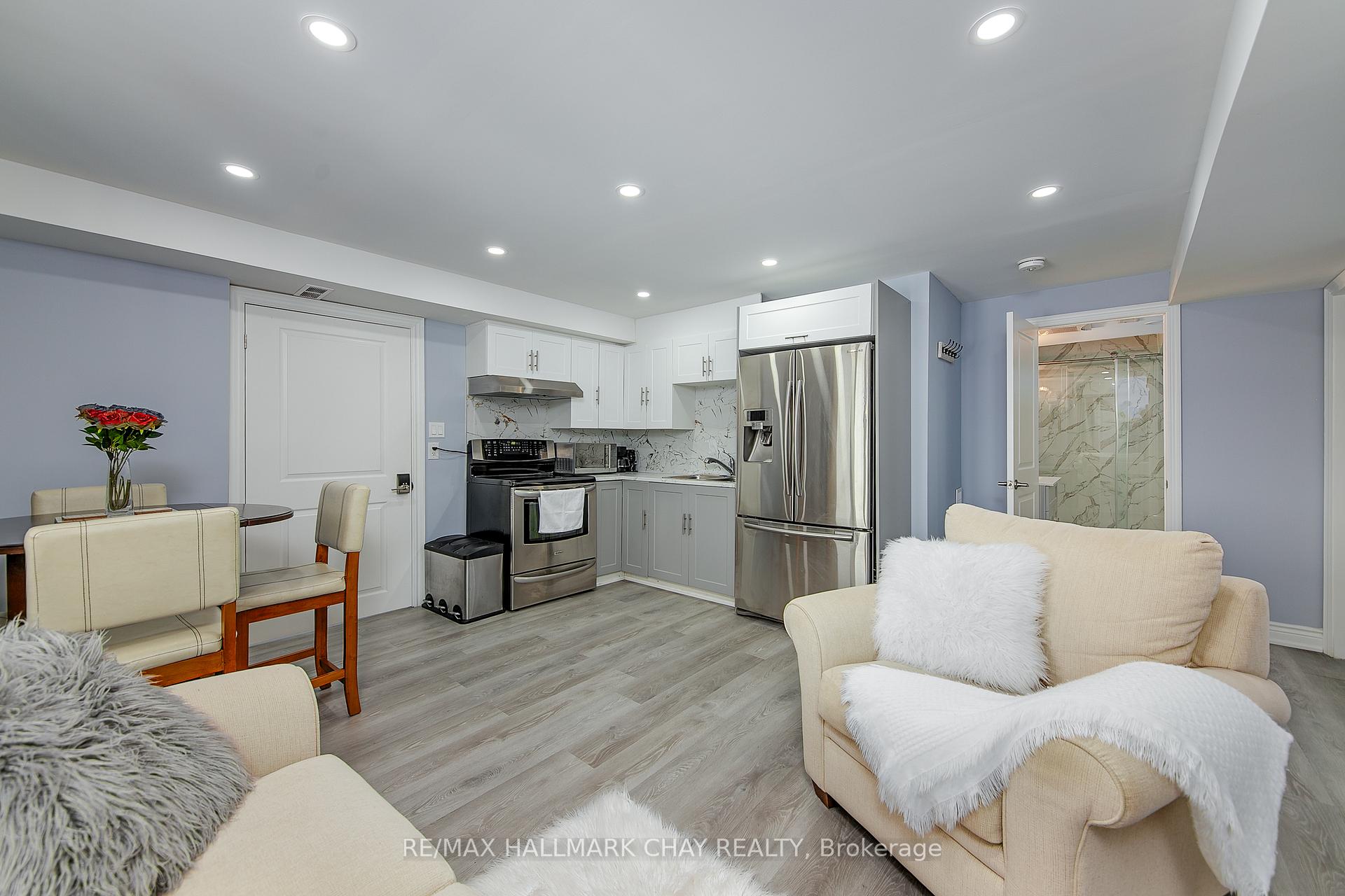 Photo 10 of Unit B2, 896 John Street, Innisfil, Churchill — HOMEH
