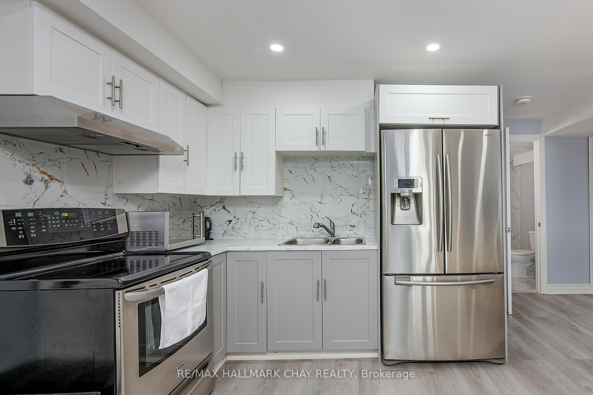 Photo 11 of Unit B2, 896 John Street, Innisfil, Churchill — HOMEH