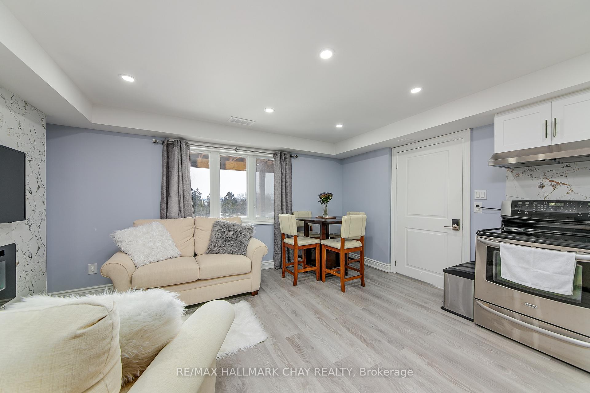 Photo 12 of Unit B2, 896 John Street, Innisfil, Churchill — HOMEH