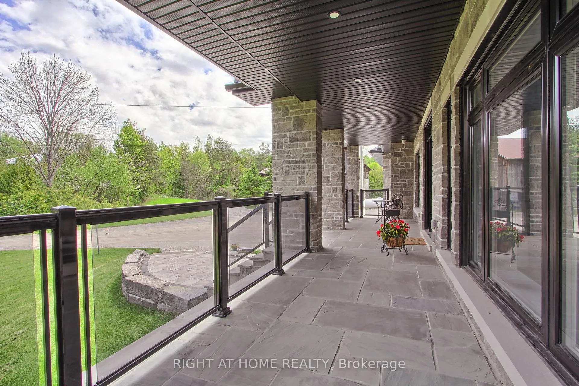 Photo 5 of 2705 14th Line, Innisfil, Gilford — HOMEH