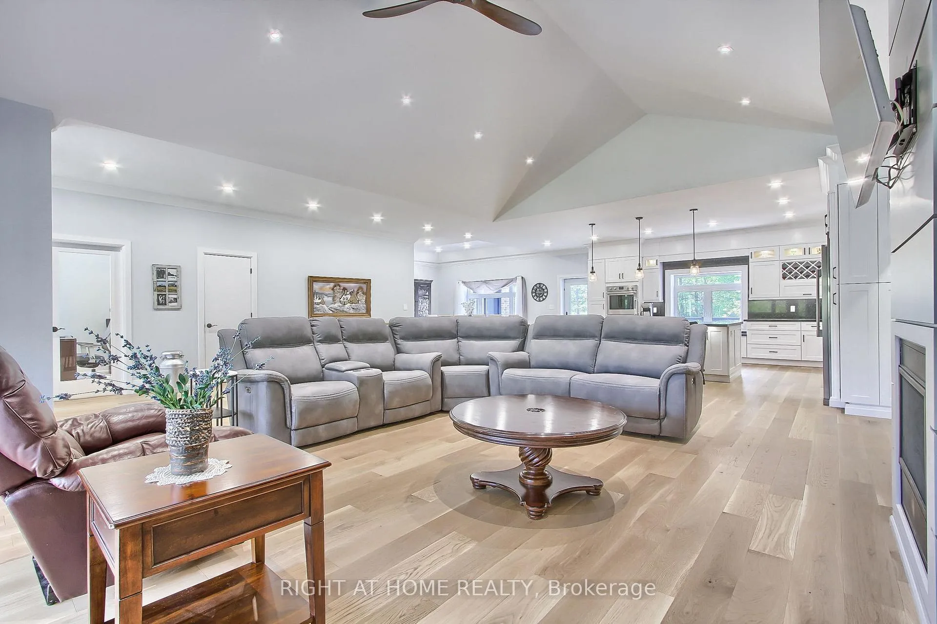 Photo 7 of 2705 14th Line, Innisfil, Gilford — HOMEH