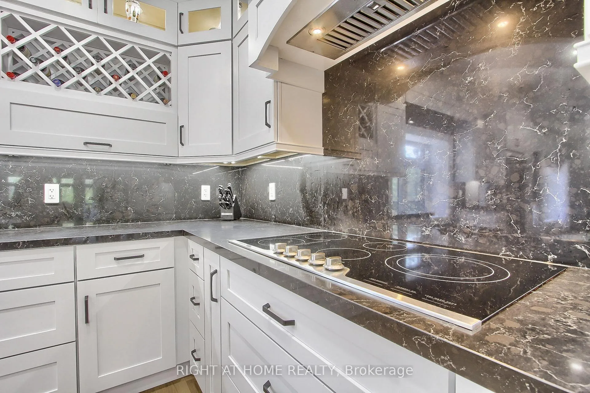 Photo 11 of 2705 14th Line, Innisfil, Gilford — HOMEH