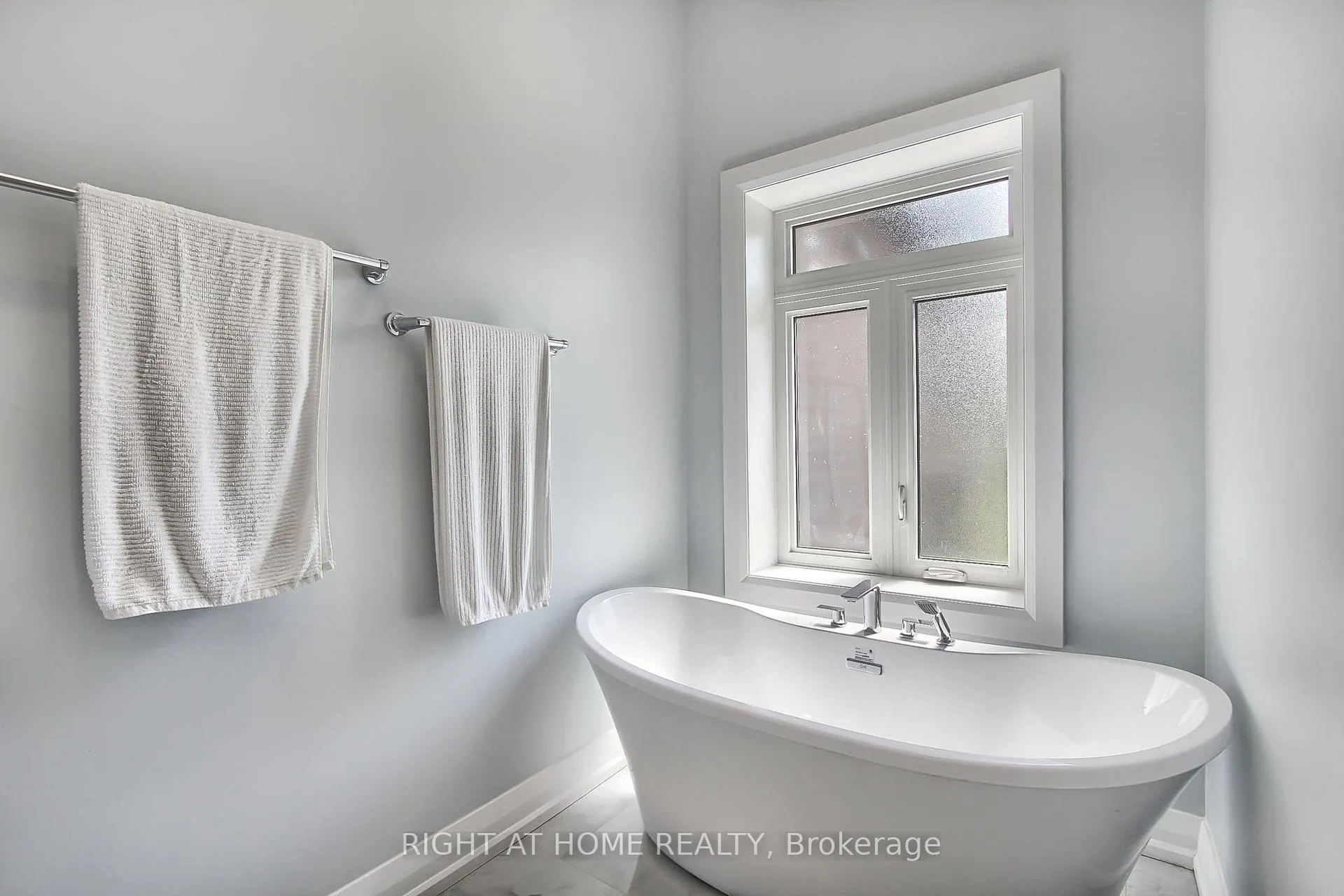 Photo 21 of 2705 14th Line, Innisfil, Gilford — HOMEH