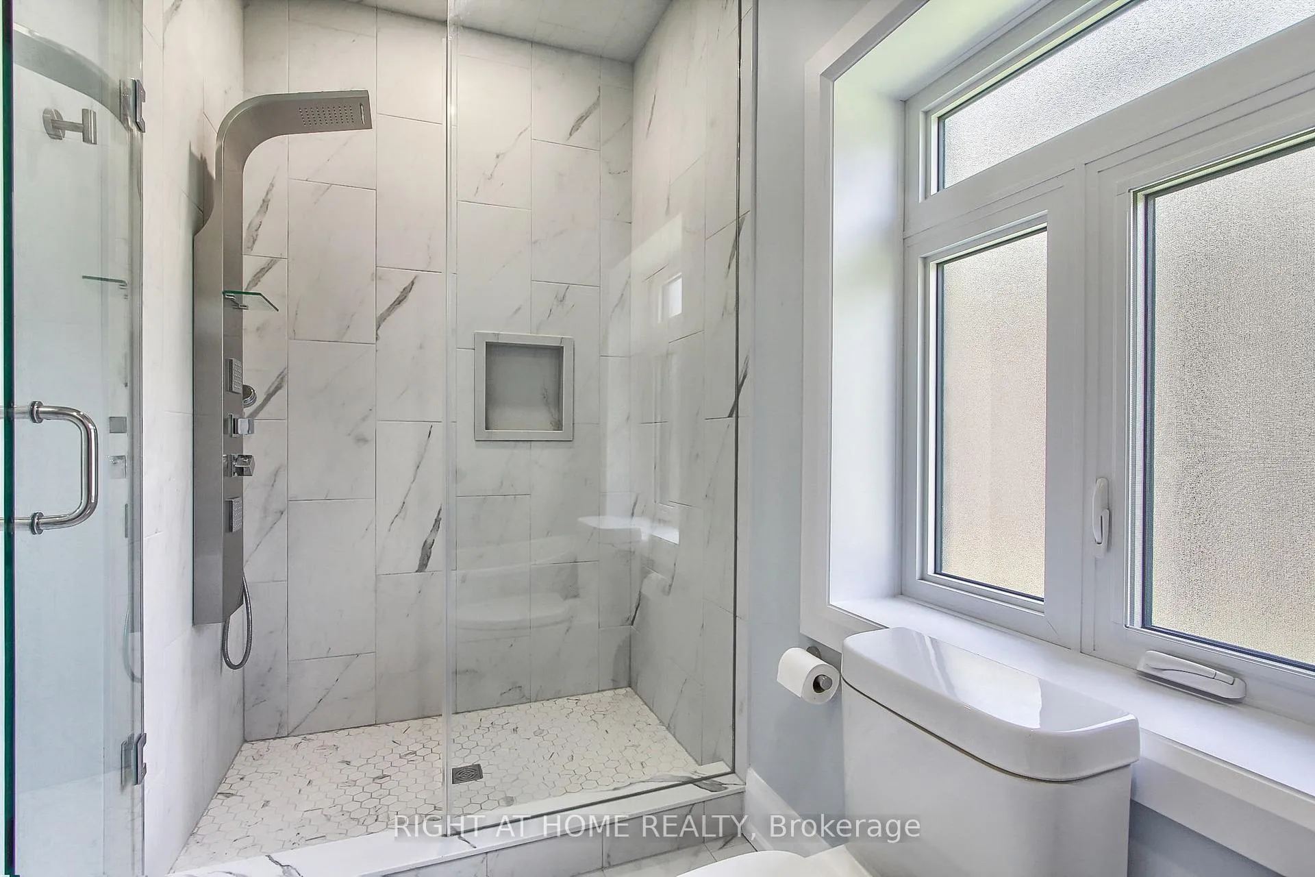 Photo 25 of 2705 14th Line, Innisfil, Gilford — HOMEH