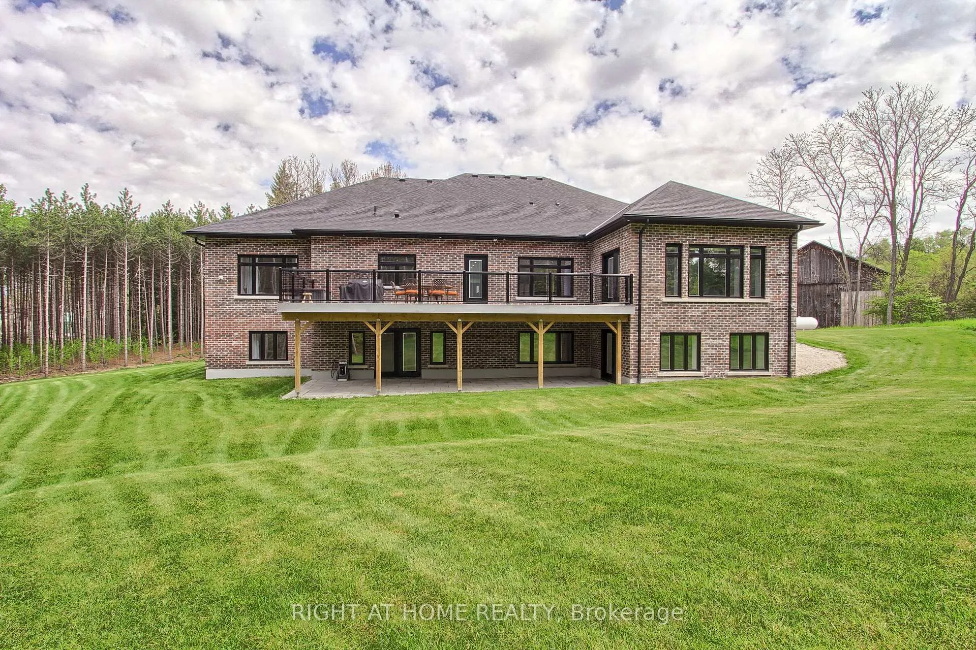 Photo 41 of 2705 14th Line, Innisfil, Gilford — HOMEH