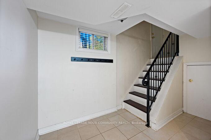 Photo 22 of 126 Patricia Drive, King, King City — HOMEH