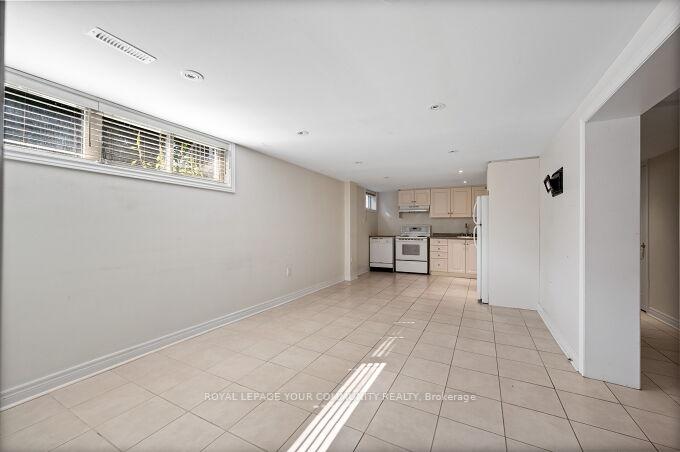 Photo 24 of 126 Patricia Drive, King, King City — HOMEH