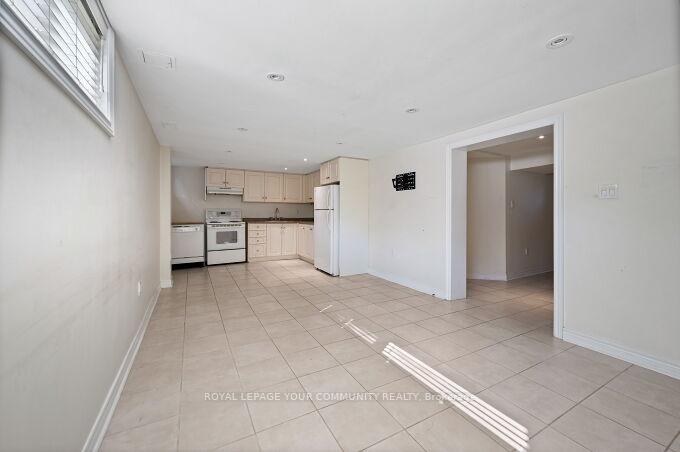 Photo 25 of 126 Patricia Drive, King, King City — HOMEH