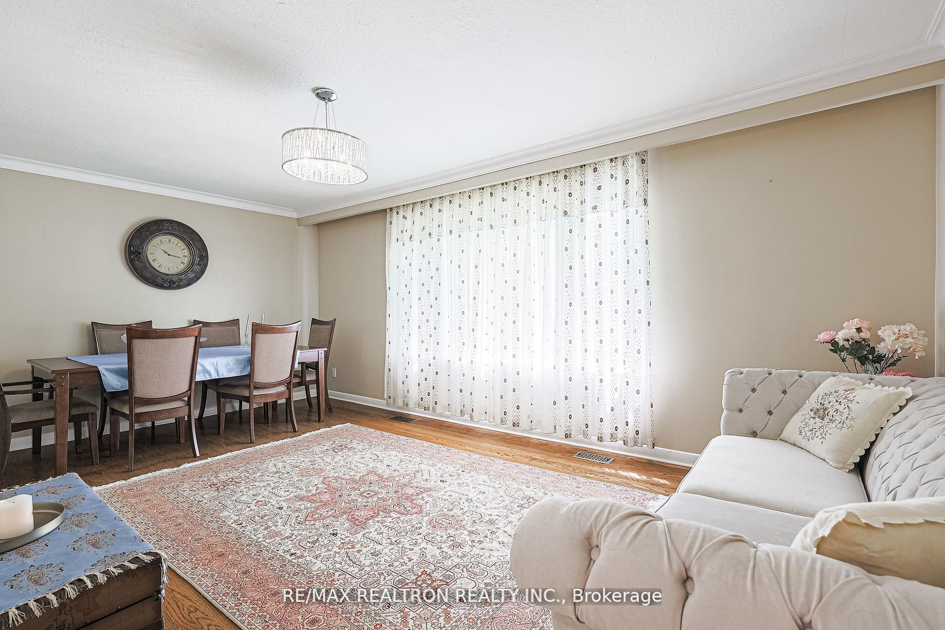 Photo 5 of 46 Meadowview Avenue, Markham, Grandview — HOMEH