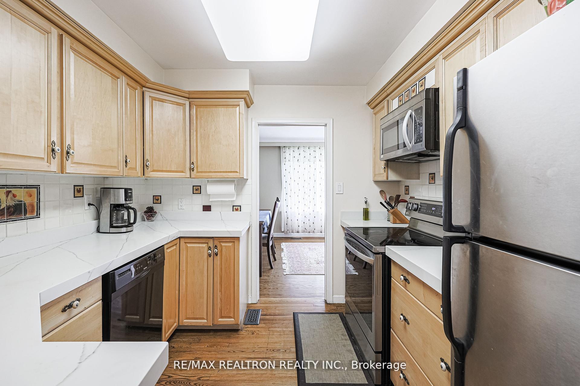 Photo 9 of 46 Meadowview Avenue, Markham, Grandview — HOMEH