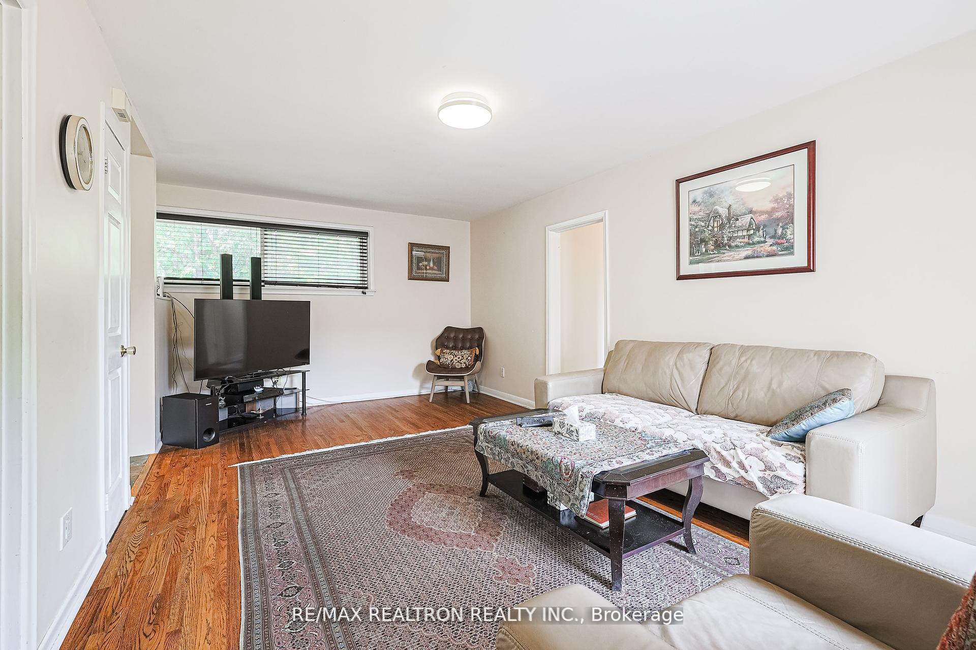 Photo 11 of 46 Meadowview Avenue, Markham, Grandview — HOMEH