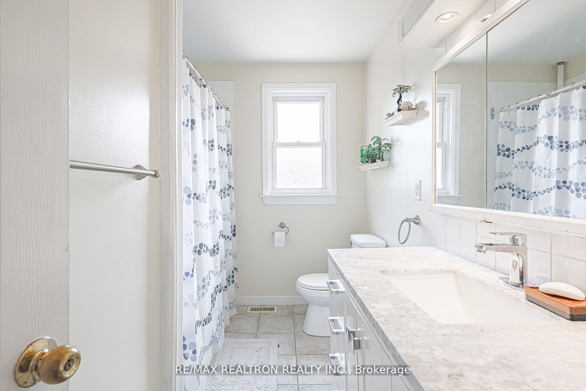 Photo 14 of 46 Meadowview Avenue, Markham, Grandview — HOMEH