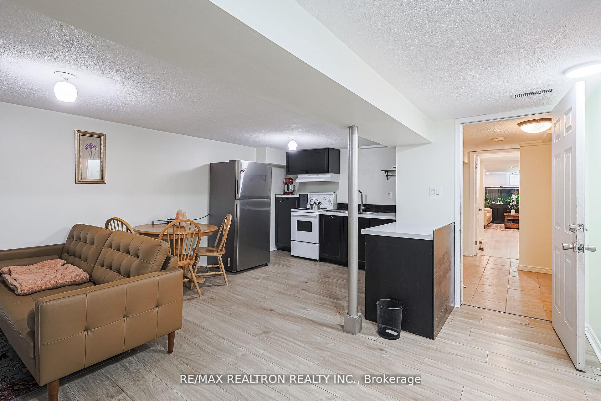 Photo 16 of 46 Meadowview Avenue, Markham, Grandview — HOMEH