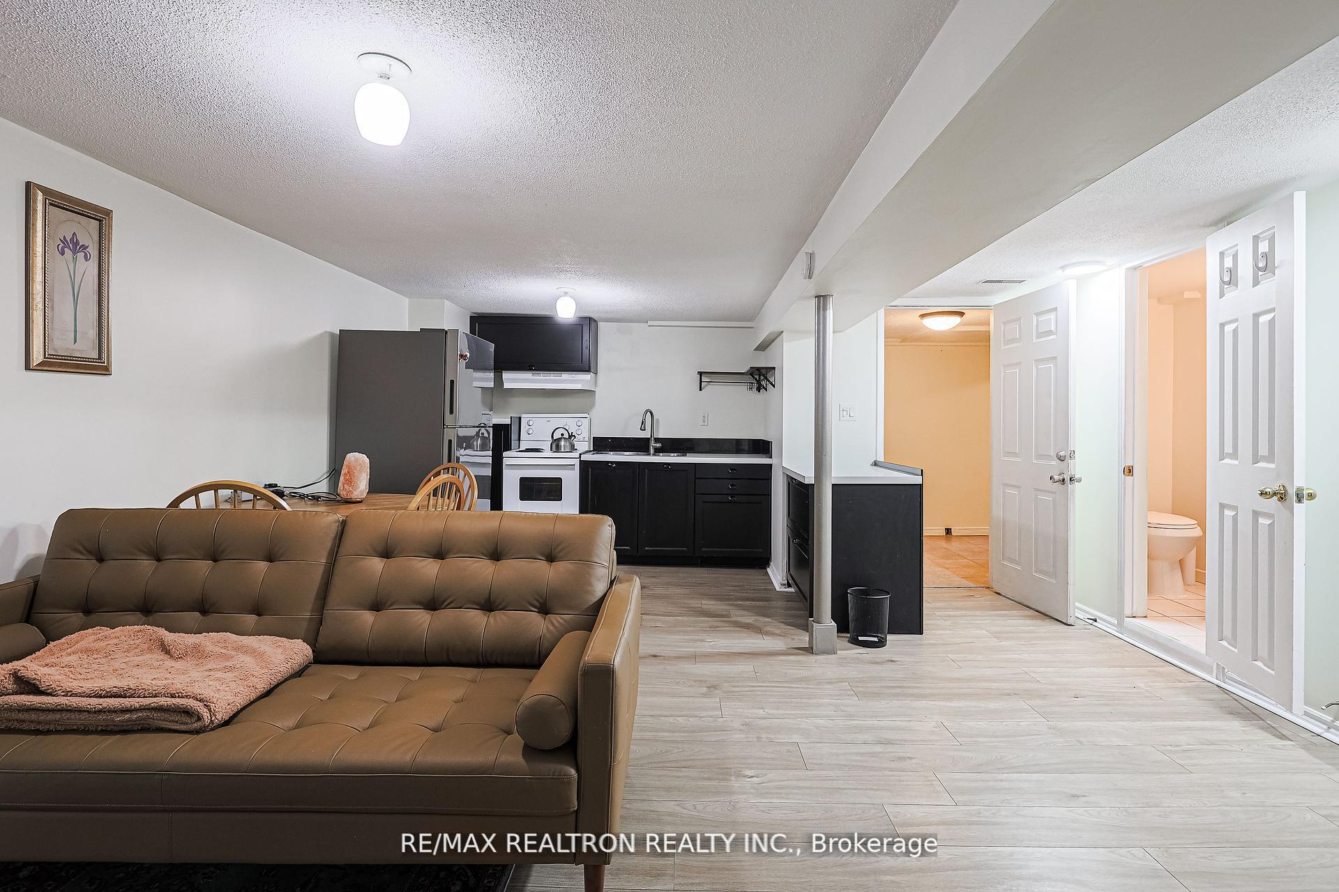 Photo 17 of 46 Meadowview Avenue, Markham, Grandview — HOMEH