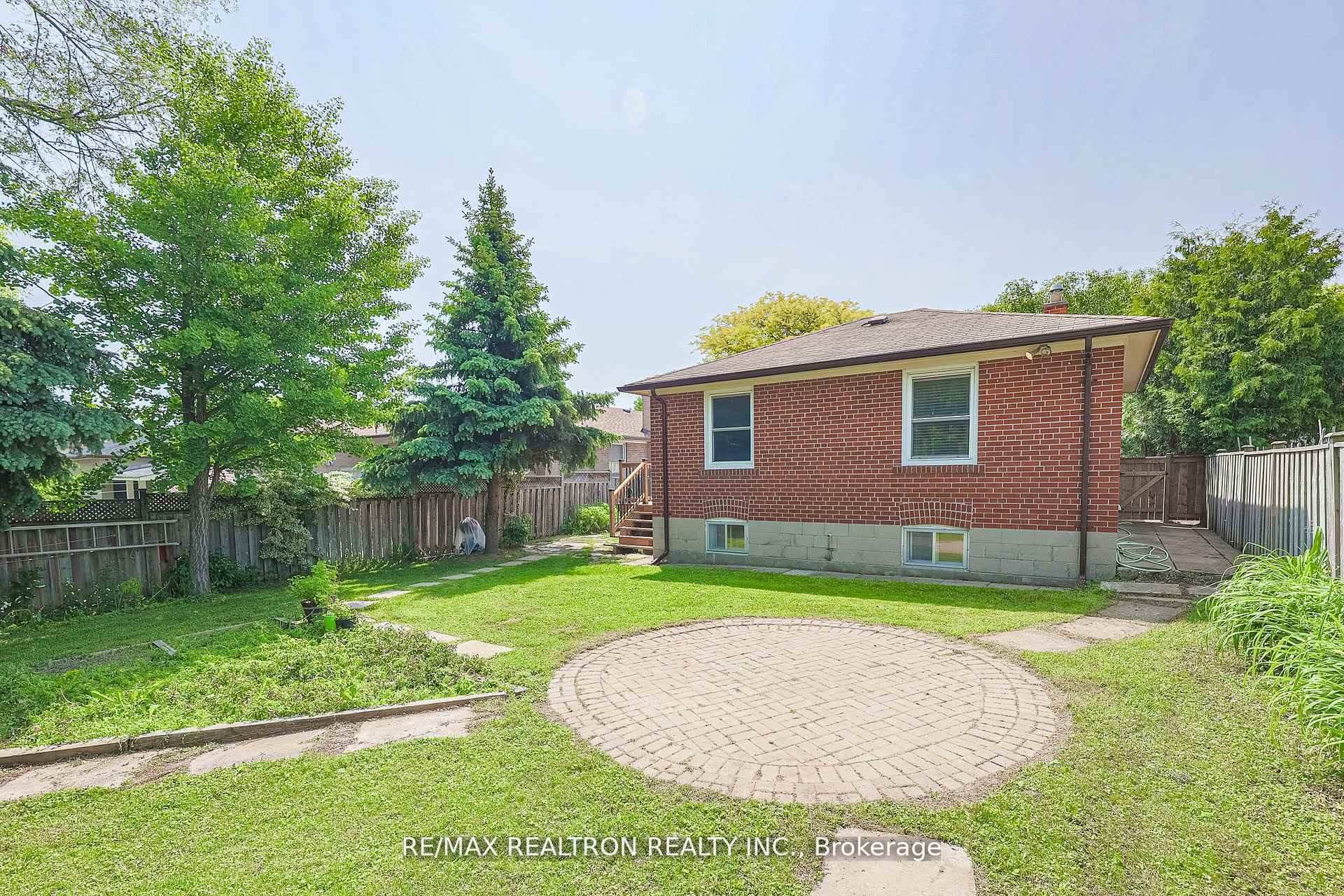 Photo 22 of 46 Meadowview Avenue, Markham, Grandview — HOMEH