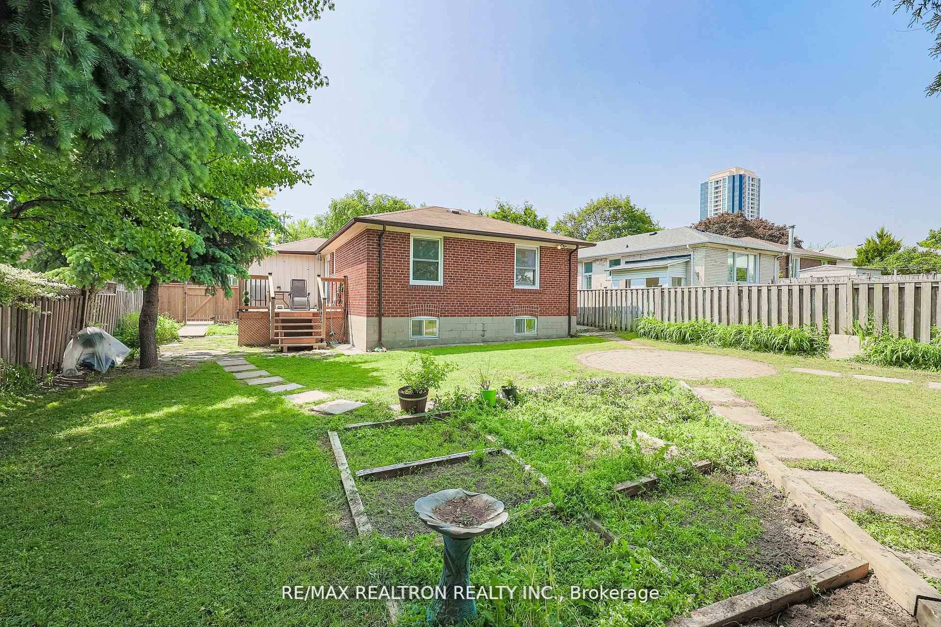 Photo 23 of 46 Meadowview Avenue, Markham, Grandview — HOMEH