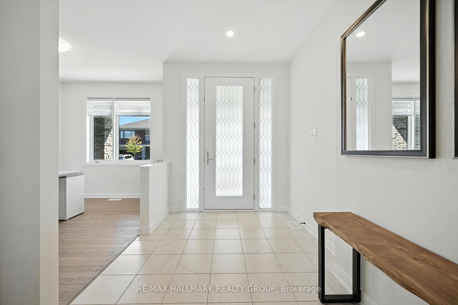 Photo 3 of 547 Anchor Circle, Ottawa, Mahogany Community — HOMEH
