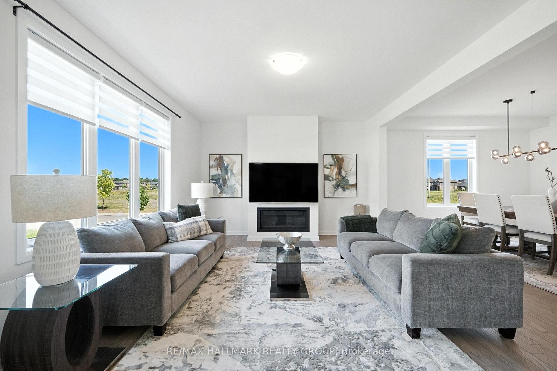 Photo 10 of 547 Anchor Circle, Ottawa, Mahogany Community — HOMEH