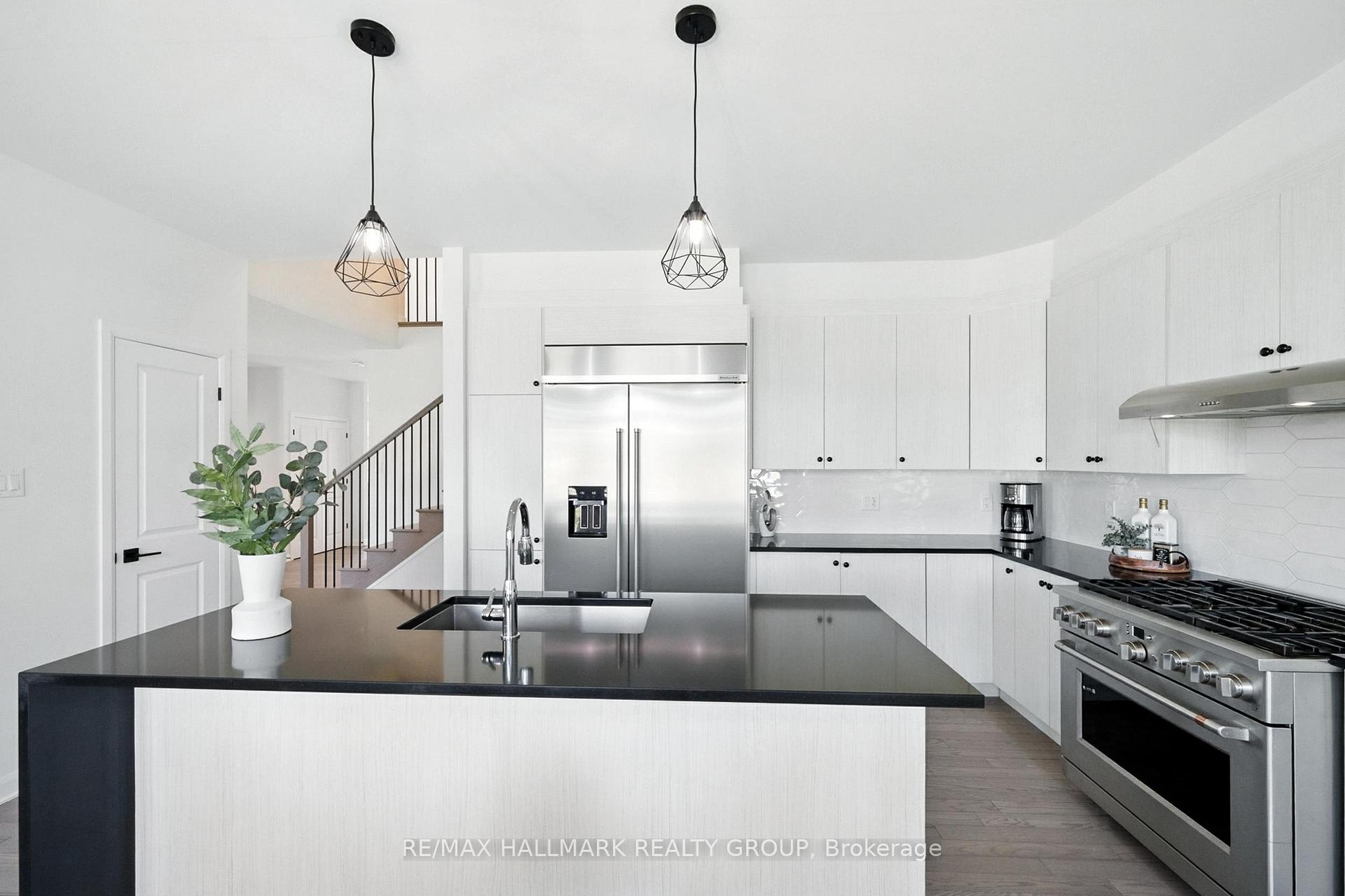 Photo 14 of 547 Anchor Circle, Ottawa, Mahogany Community — HOMEH