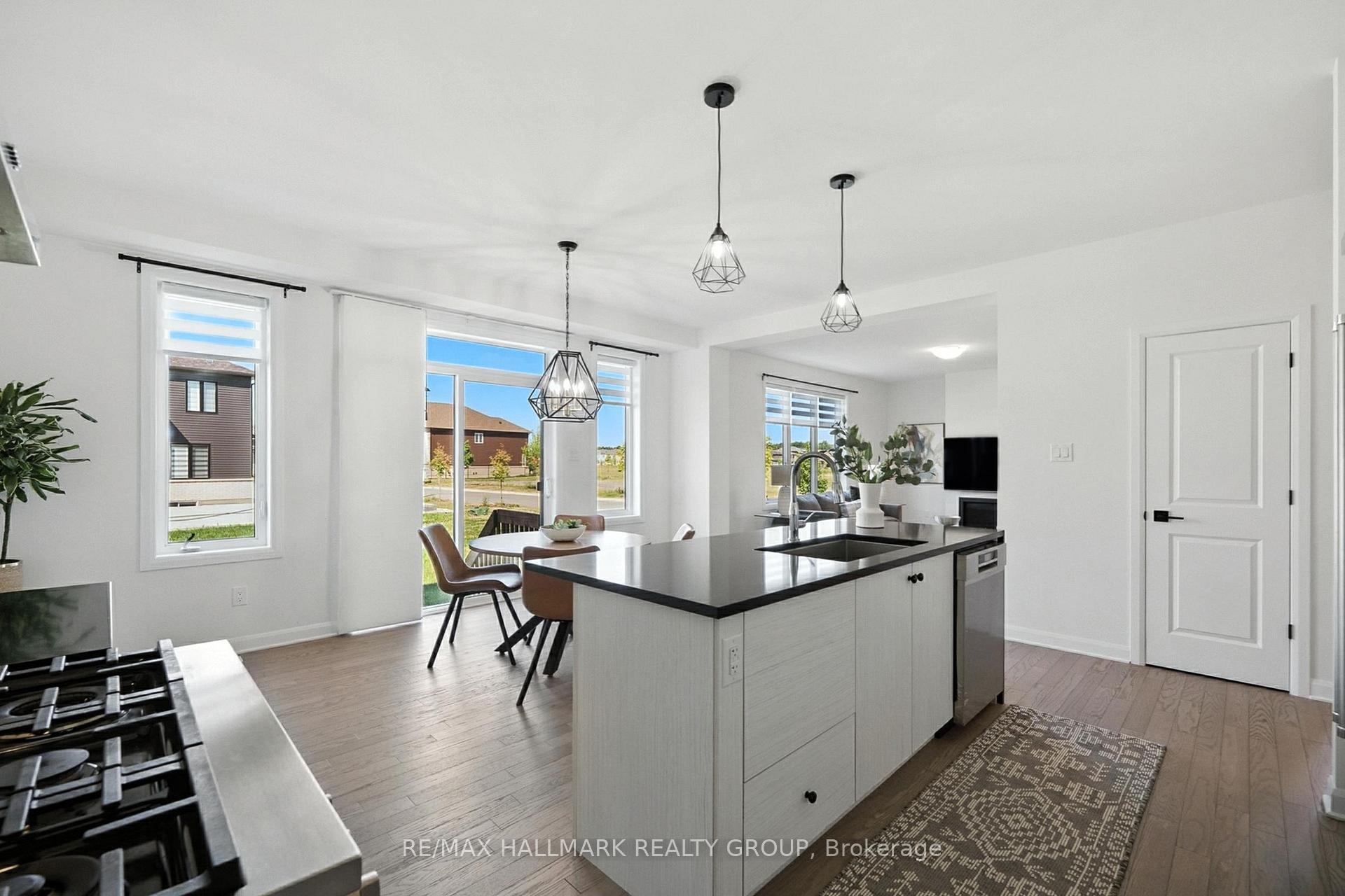 Photo 16 of 547 Anchor Circle, Ottawa, Mahogany Community — HOMEH