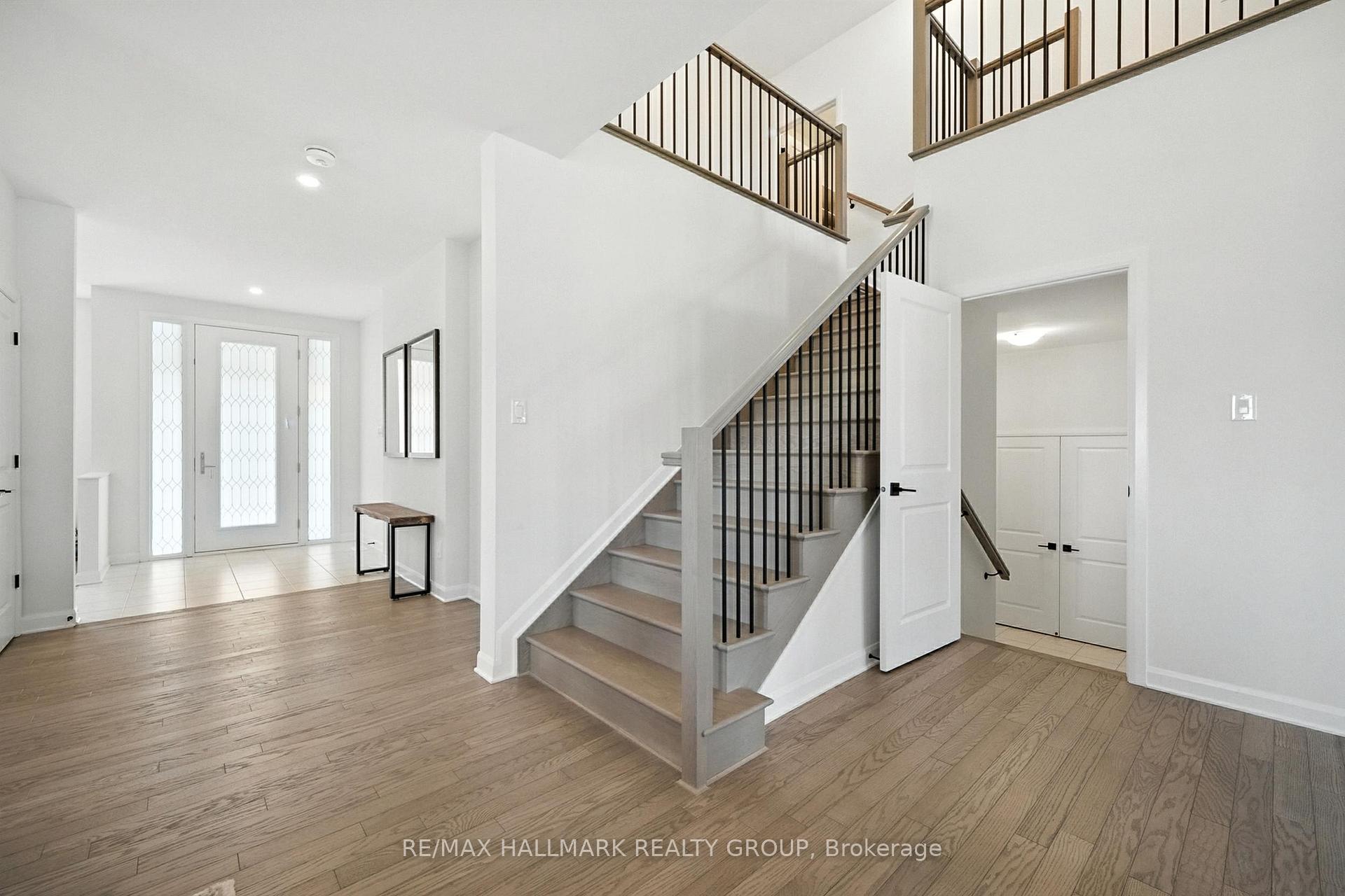 Photo 18 of 547 Anchor Circle, Ottawa, Mahogany Community — HOMEH