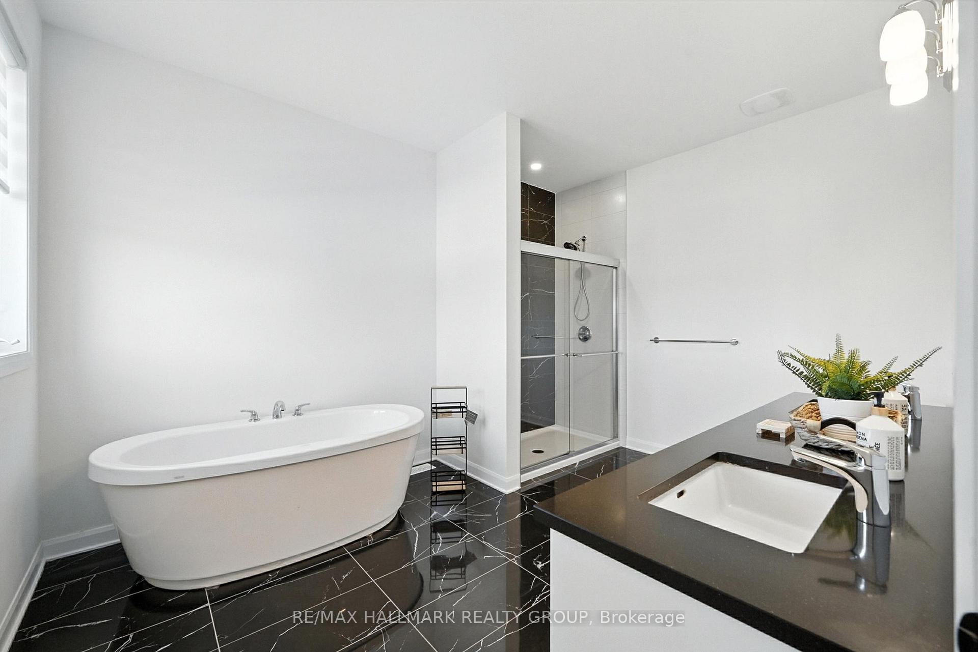 Photo 23 of 547 Anchor Circle, Ottawa, Mahogany Community — HOMEH