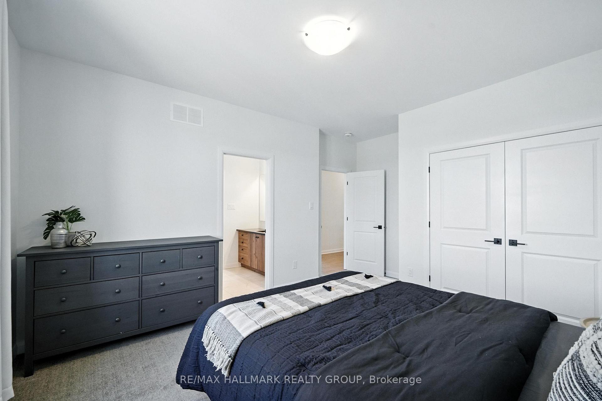 Photo 27 of 547 Anchor Circle, Ottawa, Mahogany Community — HOMEH