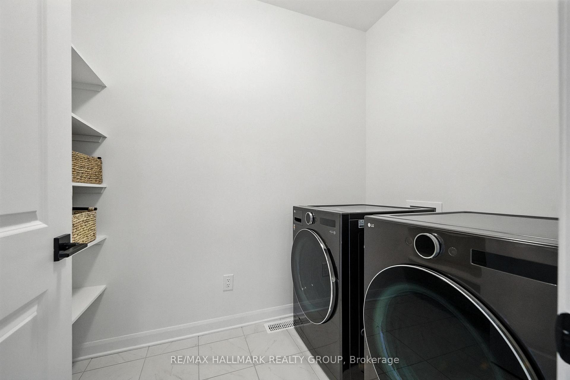 Photo 35 of 547 Anchor Circle, Ottawa, Mahogany Community — HOMEH