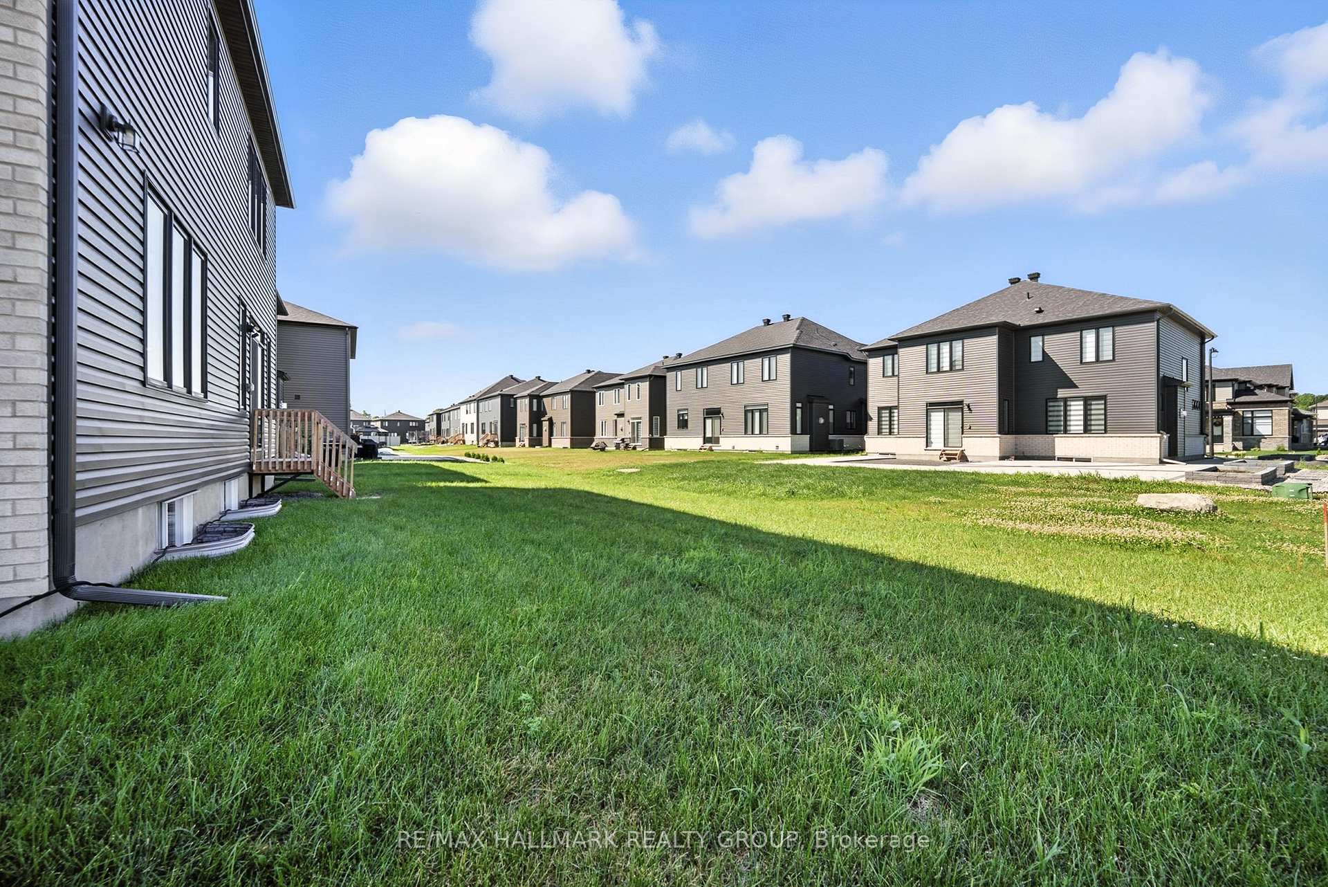 Photo 36 of 547 Anchor Circle, Ottawa, Mahogany Community — HOMEH