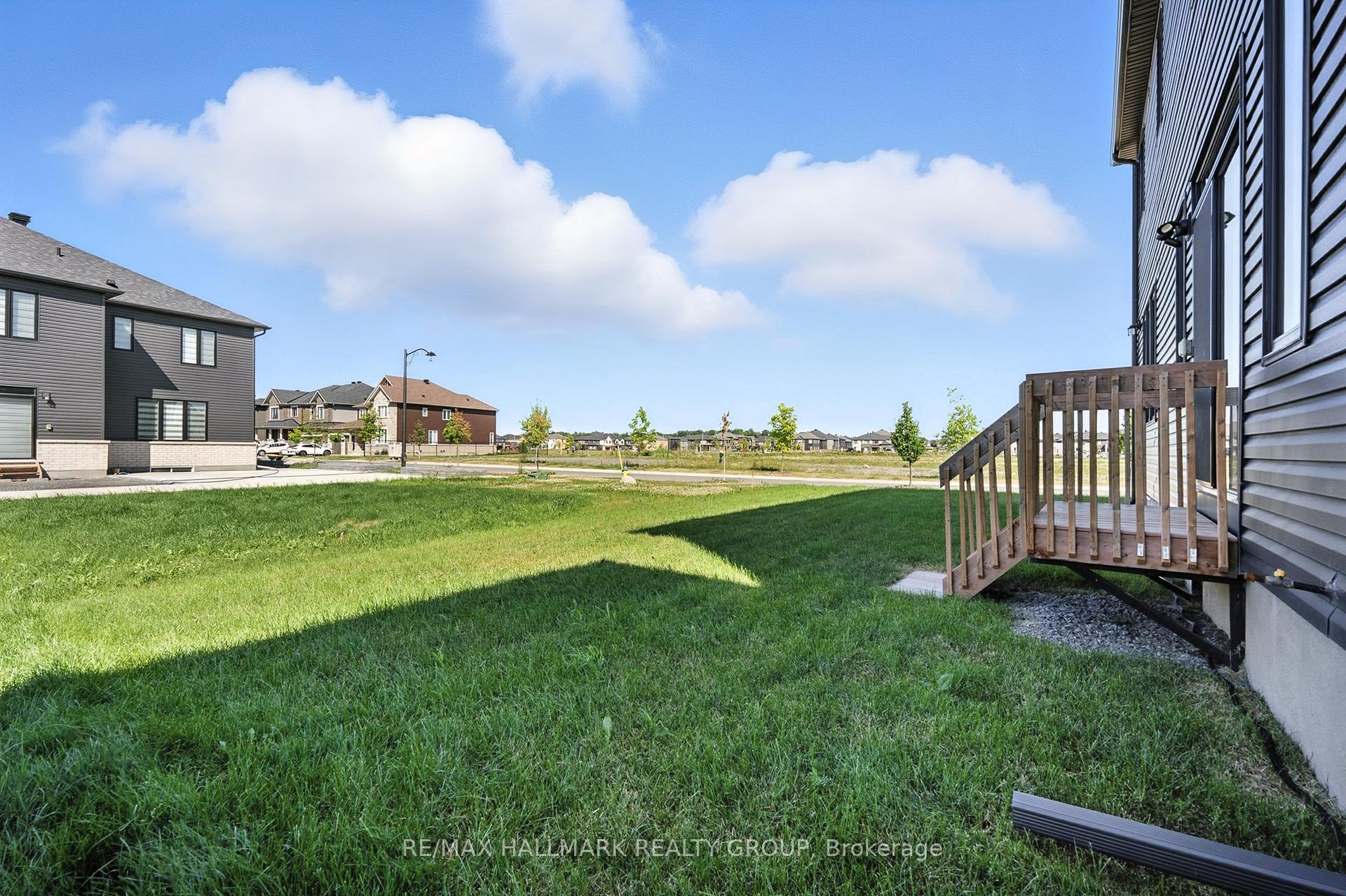 Photo 37 of 547 Anchor Circle, Ottawa, Mahogany Community — HOMEH