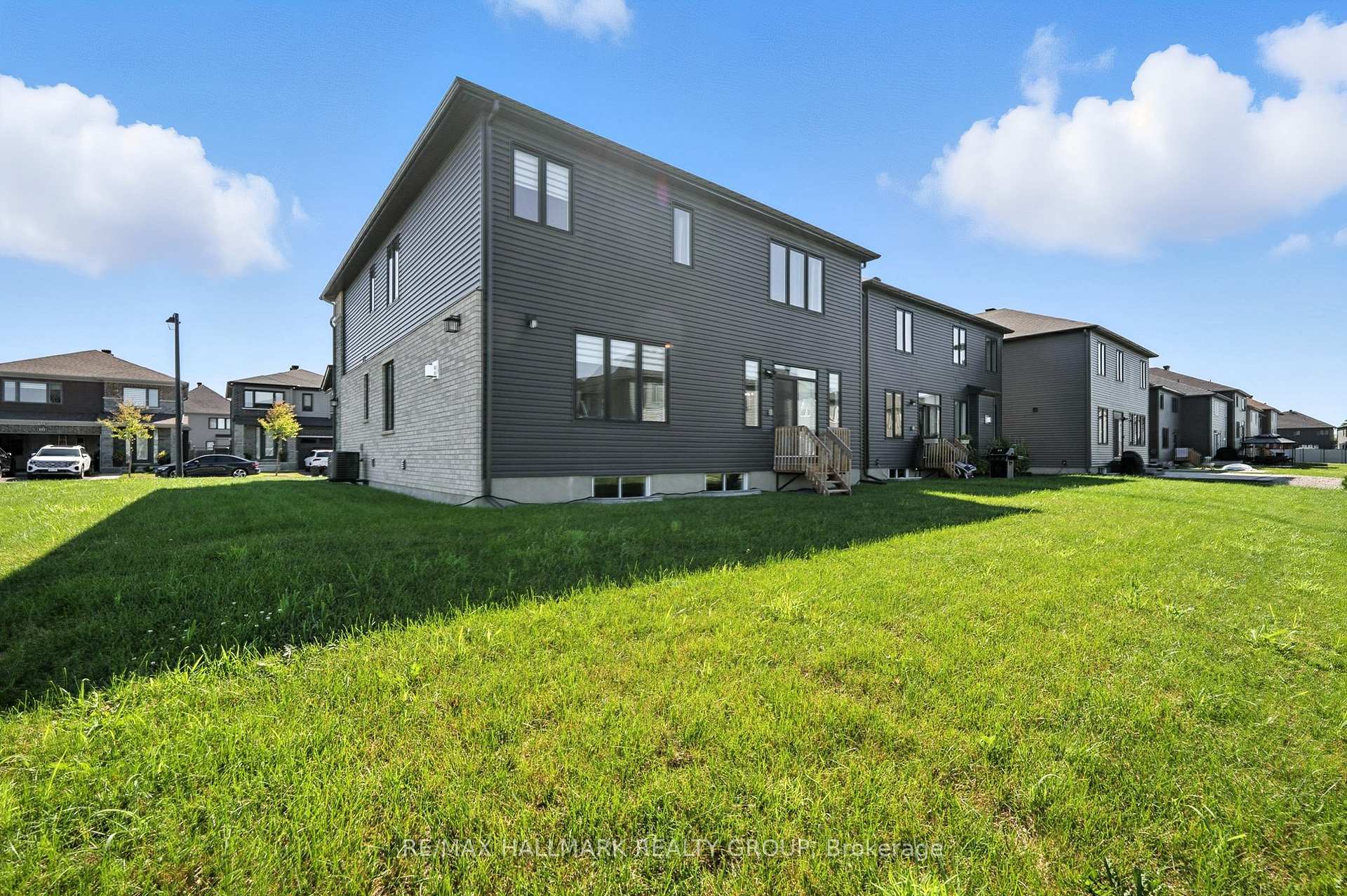 Photo 39 of 547 Anchor Circle, Ottawa, Mahogany Community — HOMEH