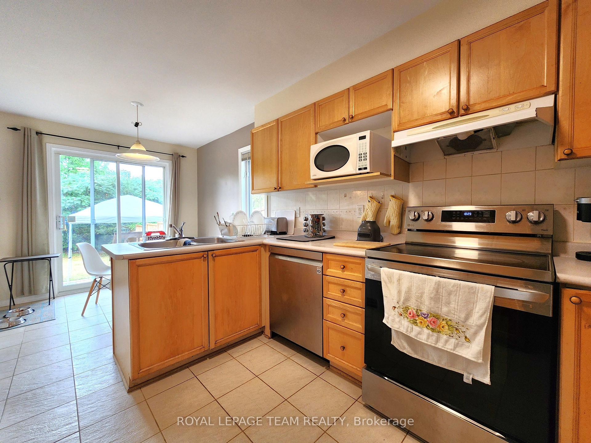 Photo 10 of 117 Blackdome Crescent, Ottawa, Kanata - Kanata Lakes/Heritage Hills — HOMEH