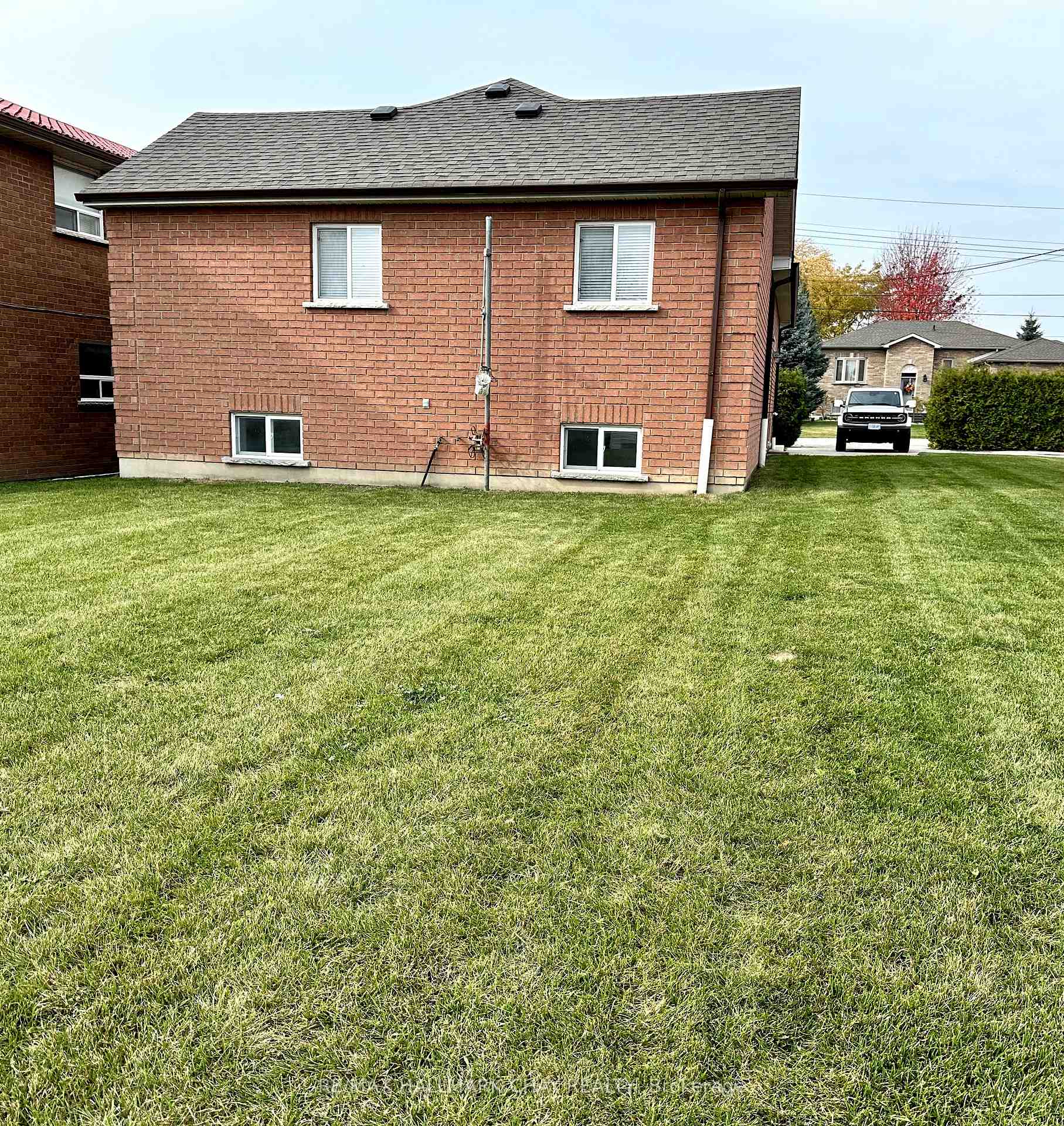 Photo 3 of 895 Frederick Street, Innisfil, Churchill — HOMEH